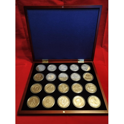 9 - UK Uncirculated Five Pound Coins In Individual Capsules (20) to Include 1990 to 2008. In Leuchttuurm... 