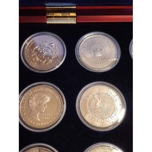 9 - UK Uncirculated Five Pound Coins In Individual Capsules (20) to Include 1990 to 2008. In Leuchttuurm... 