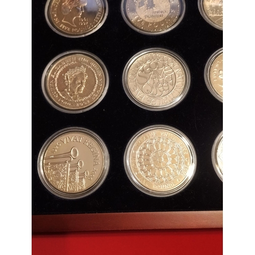 9 - UK Uncirculated Five Pound Coins In Individual Capsules (20) to Include 1990 to 2008. In Leuchttuurm... 