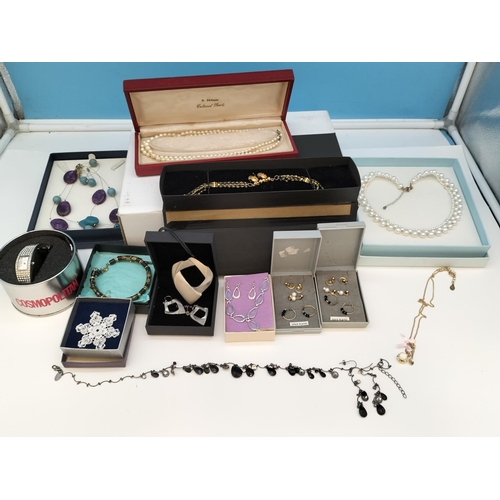 108 - Collection of Boxed Costume Jewellery to include Cosmopolitan Watch W/O.