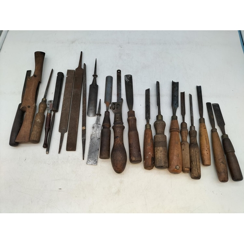 13 - Quantity of Vintage Chisels and Files to include Moulson Brothers, S.J.Addes, etc.