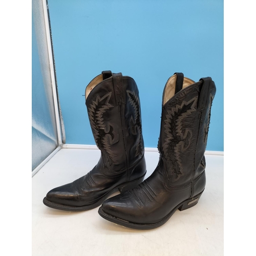 142 - Pair of Leather Harley Davidson Boots. Used. Size 11M.