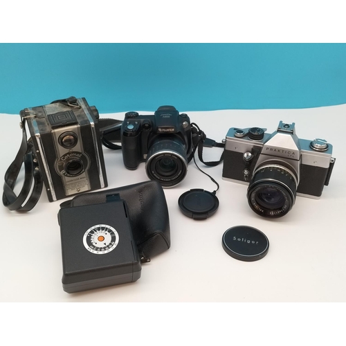 251 - Collection of Vintage Cameras to include Coronet, Praktica LTL 35mm, etc.