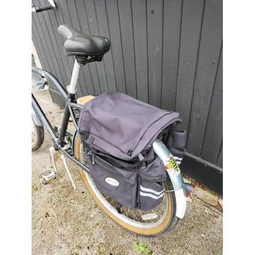 267 - Charge Steamer Men's Bicycle with Panniers. Collection Only.