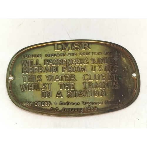 123 - Brass Horse Key Holder (20cm x 16cm) plus Brass Plaques (4) to include 'LMSR', 'Bourne Golf Club', '... 