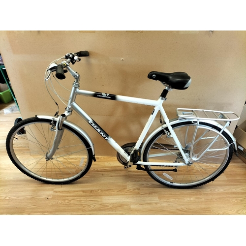 175 - Expression DX Giant Sports City/Treking Bicycle XL (EN14764). 7 x 3 Speed Shimano 21 Gears. Saddle H... 