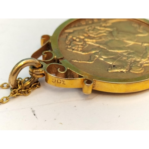 36 - George V 1913 Full Sovereign in 9ct Mount with Yellow Metal Chain. Total 10.8 Grams.