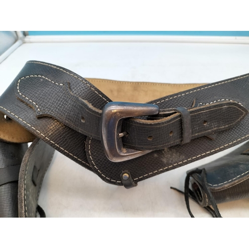 93 - Leather Gun Belt with 2 x Holsters. Max Size 44