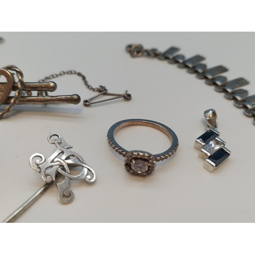 200A - Assorted Silver Jewellery Items.