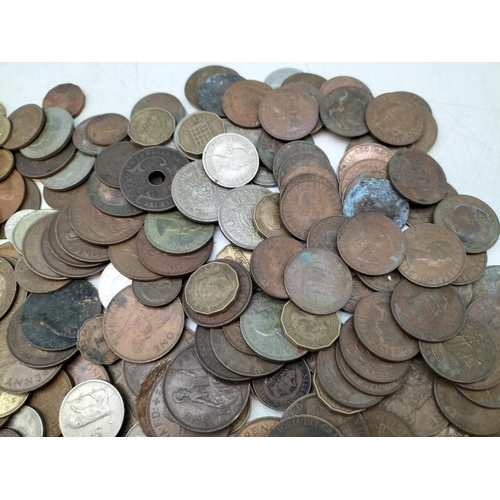 667 - Tub of Mixed Coins, British and World.