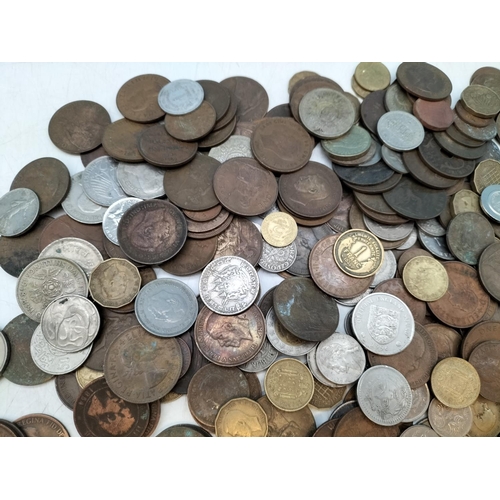 667 - Tub of Mixed Coins, British and World.