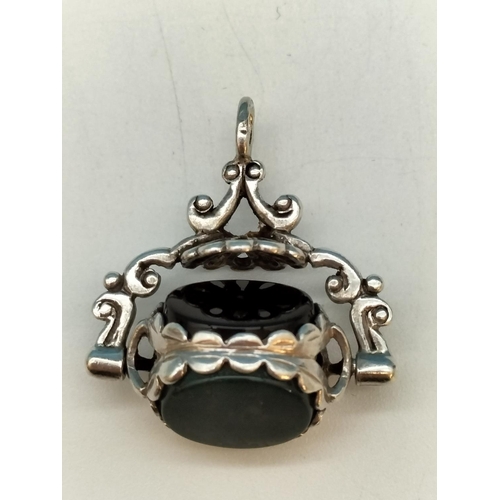 686 - Silver Pocket Watch Swivel Fob.