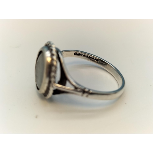 95A - Hallmarked Silver and Quartz Ring. Size N.