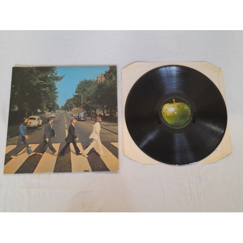 17 - The Beatles, 3xLp To Include PCS 7027 