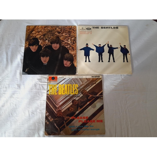 18 - The Beatles Lp x3 To Include PMC1202 