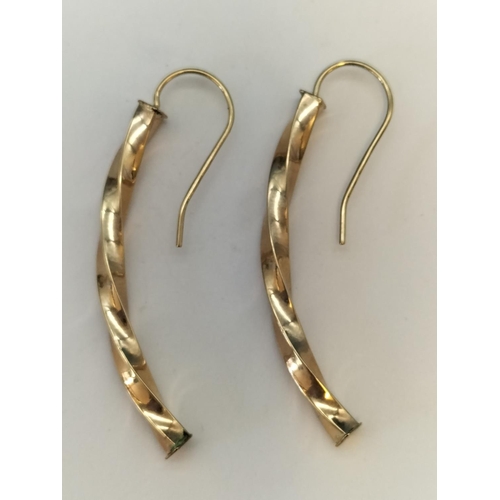 327 - Pair of 9ct 375 Twist Earrings. 1.2 Grams.