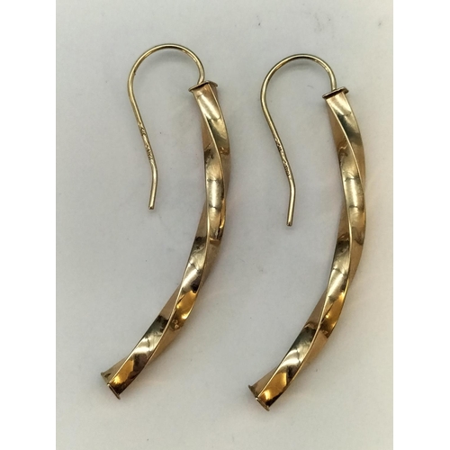 327 - Pair of 9ct 375 Twist Earrings. 1.2 Grams.