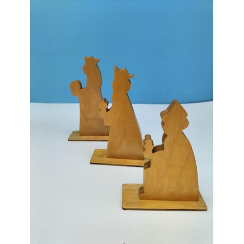 396 - Vintage Wooden Nativity Set. Tallest 14cm.