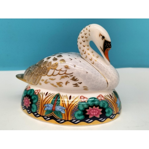 1 - Royal Crown Derby 'White Swan Nesting' Paperweight with Gold Stopper. Date Code for 1996 (LIX) and R... 