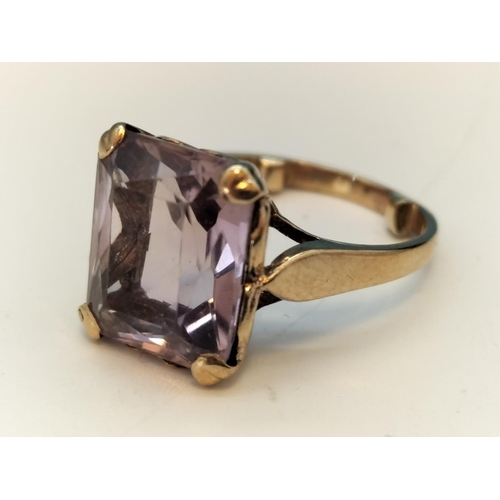 14 - 9ct Gold 375 Amethyst Ring. Sizing Grips Size J. 3.3 Grams.