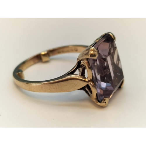 14 - 9ct Gold 375 Amethyst Ring. Sizing Grips Size J. 3.3 Grams.