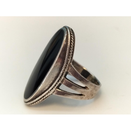 175 - 925Silver and Onyx Stone Ring. Size P.