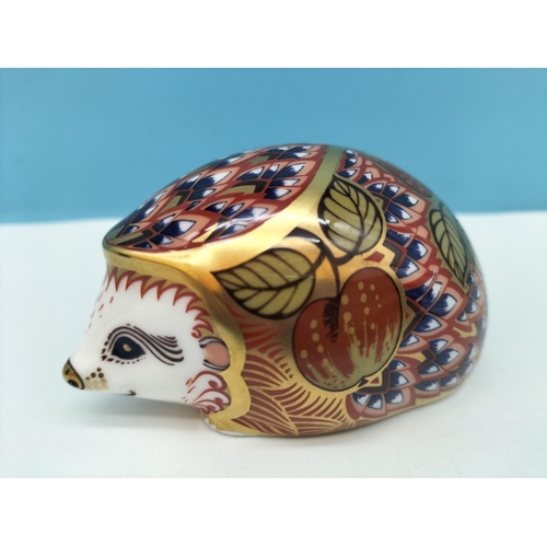 185 - Boxed Royal Crown Derby Collectors Guild 'Orchard Hedgehog' Paperweight with Gold Stopper. Royal Cro... 