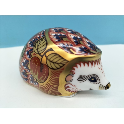 185 - Boxed Royal Crown Derby Collectors Guild 'Orchard Hedgehog' Paperweight with Gold Stopper. Royal Cro... 