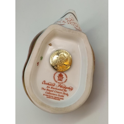 185 - Boxed Royal Crown Derby Collectors Guild 'Orchard Hedgehog' Paperweight with Gold Stopper. Royal Cro... 