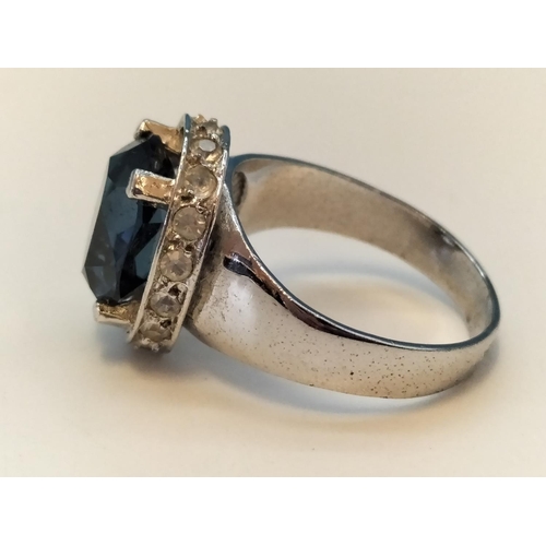 186 - 925 Silver and Blue Stone Ring. Size O.