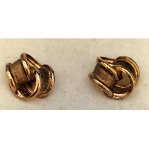 25 - Pair of 375 Gold Knot Earrings.