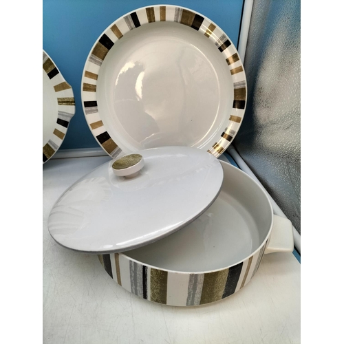 285 - Midwinter 'Queensberry Stripe' Dinner Ware Items to include Dinner Plates (8), Dessert Pates (5), Bo... 