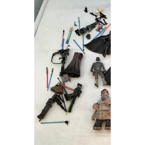 402 - Collection of Star Wars Episode 1 Figures plus Accessories.