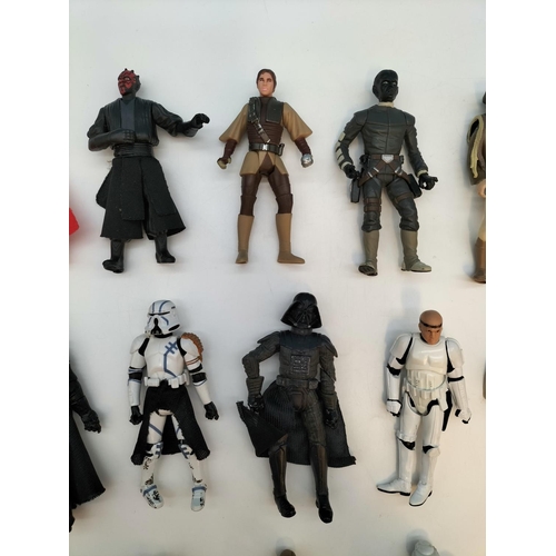 402 - Collection of Star Wars Episode 1 Figures plus Accessories.