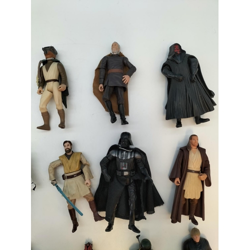 402 - Collection of Star Wars Episode 1 Figures plus Accessories.