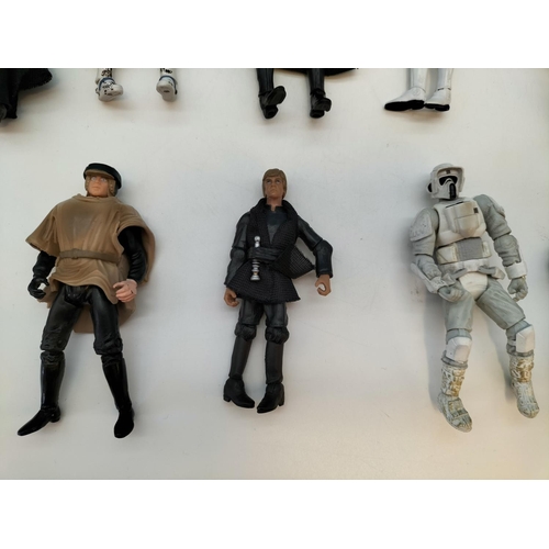 402 - Collection of Star Wars Episode 1 Figures plus Accessories.