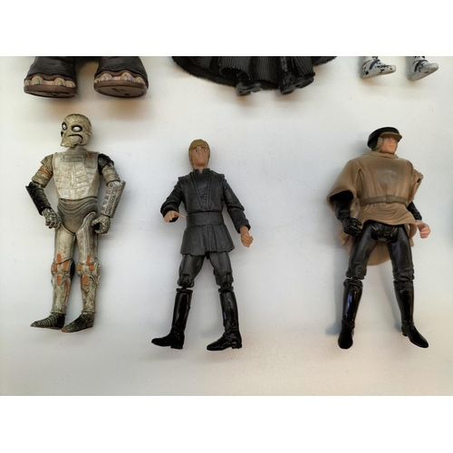 402 - Collection of Star Wars Episode 1 Figures plus Accessories.