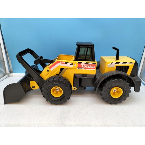 495 - Hasbro Tonka Mighty Front End Loader with Shovel 728. 23cm High, 55cm x 19cm. Windscreens A/F.