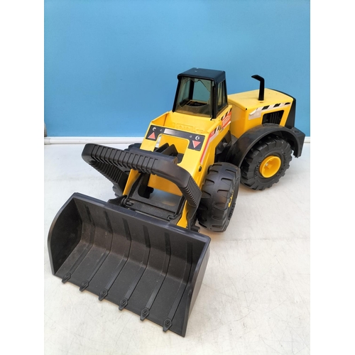 495 - Hasbro Tonka Mighty Front End Loader with Shovel 728. 23cm High, 55cm x 19cm. Windscreens A/F.