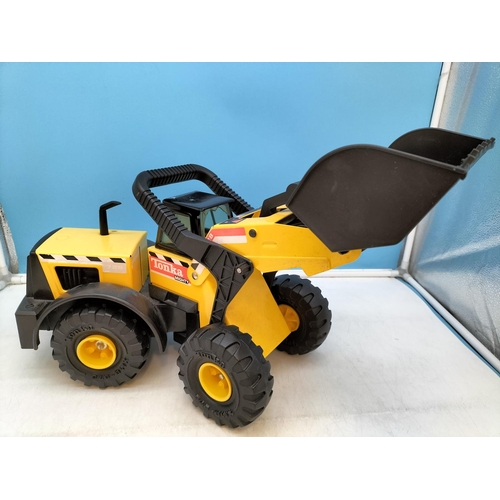 495 - Hasbro Tonka Mighty Front End Loader with Shovel 728. 23cm High, 55cm x 19cm. Windscreens A/F.