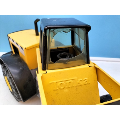 495 - Hasbro Tonka Mighty Front End Loader with Shovel 728. 23cm High, 55cm x 19cm. Windscreens A/F.