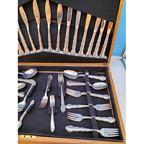 29 - Vintage Cased Oneida 65 Piece Silver Plate Cutlery Set in the 'Flirtation' Design.