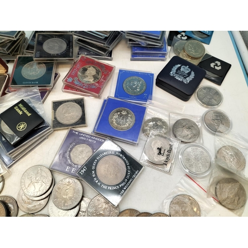 649 - Large Quantity of Mixed Commemorative Coins plus Nat West World Saver Coins/Tokens.