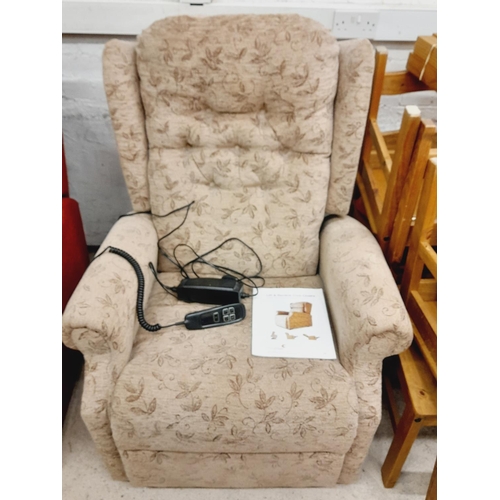 59 - Lift and Recline Chair in Beige Fabric. W/O. Collection Only. Seat Height 54cm. Back Height 112cm. C... 