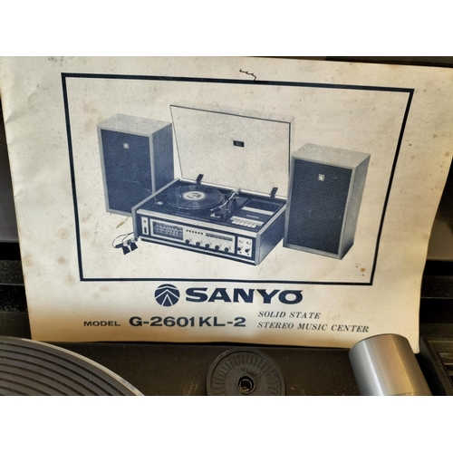 126 - Sanyo Stereo Music Centre Model No G-2601 KL-2. Powers Up and W/O plus 2 x Sony Speakers. Requires S... 