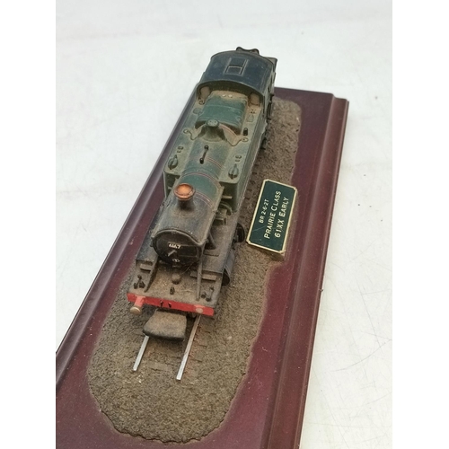 195 - Country Artist Hand Painted Railway Engines on Plinths (3), GNR 0-6-2T Class N2, BR 2-6-2 T Prairie ... 