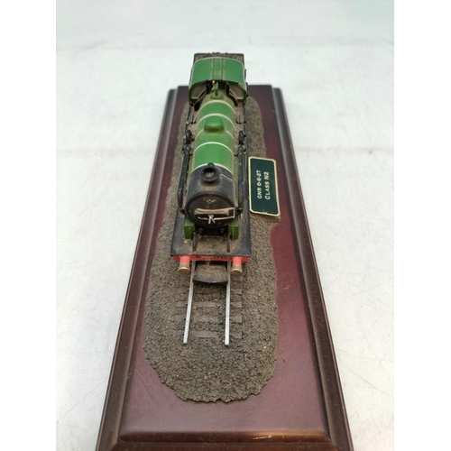 195 - Country Artist Hand Painted Railway Engines on Plinths (3), GNR 0-6-2T Class N2, BR 2-6-2 T Prairie ... 