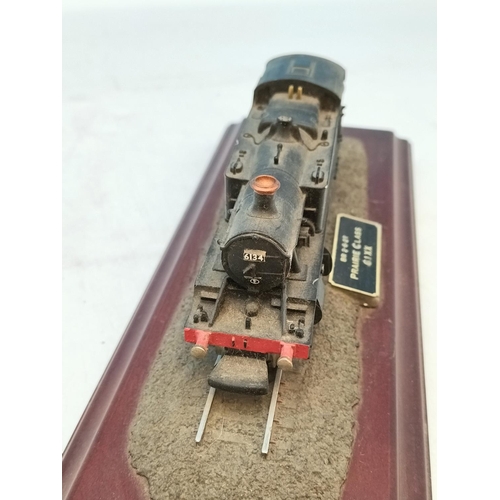 195 - Country Artist Hand Painted Railway Engines on Plinths (3), GNR 0-6-2T Class N2, BR 2-6-2 T Prairie ... 