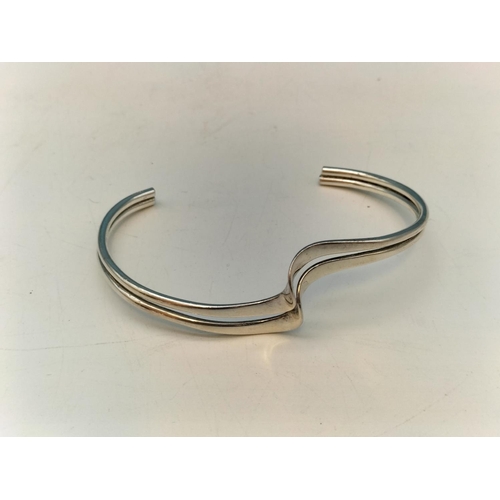 342 - Silver 925 Wishbone Design Bangle.