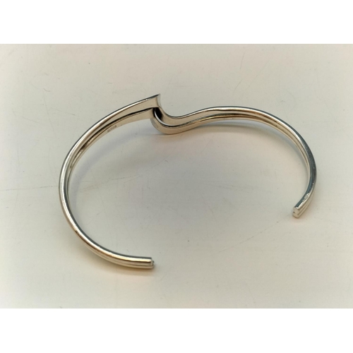 342 - Silver 925 Wishbone Design Bangle.